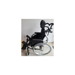 Fauteuil roulant manuel Action 4 NG INVACARE avec options appui-tête, freins à tambour et repose jambes à réglage horizontal