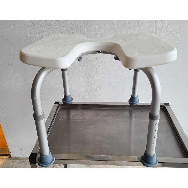 Tabouret de douche avec découpes hygiéniques WENSELAAR WENKO