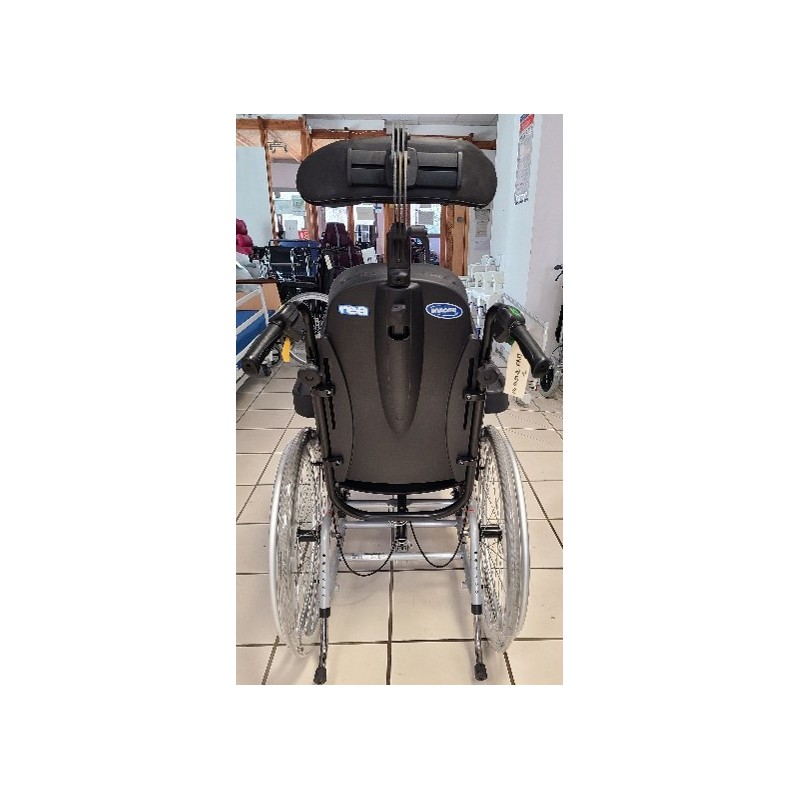 Fauteuil roulant confort Réa Clématis INVACARE