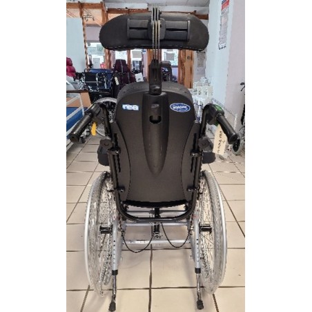 Fauteuil roulant confort Réa Clématis INVACARE